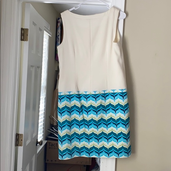Classy Ann Taylor Dress - Picture 2 of 2